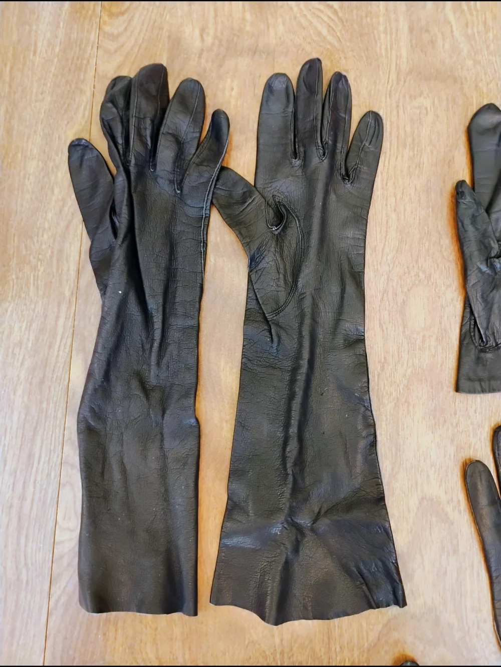 Five Pairs Of Leather Gloves Vintage By Caresskin By Superb